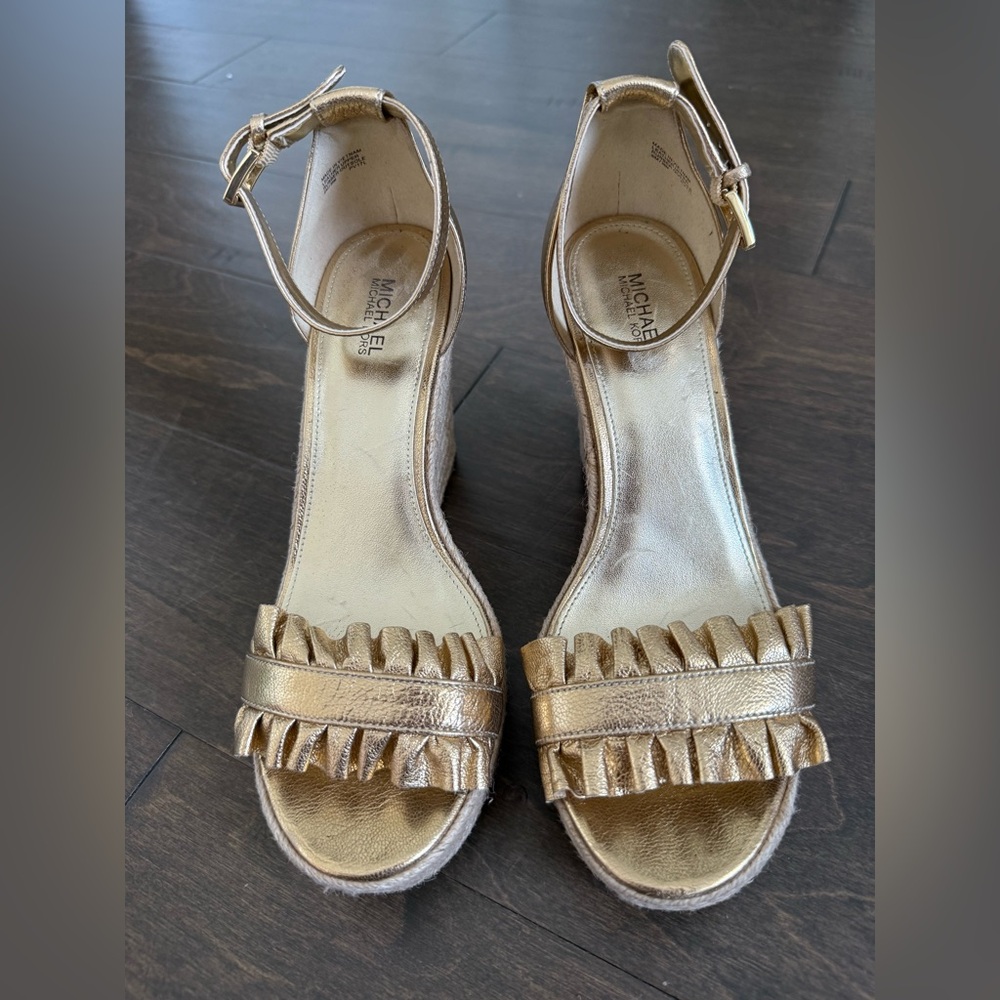 Michael Kors Metallic Gold Ruffle Sandals -size 8